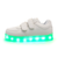 Kids USB chargeant 7 couleurs a conduit des chaussures de danse Swing Sneakers